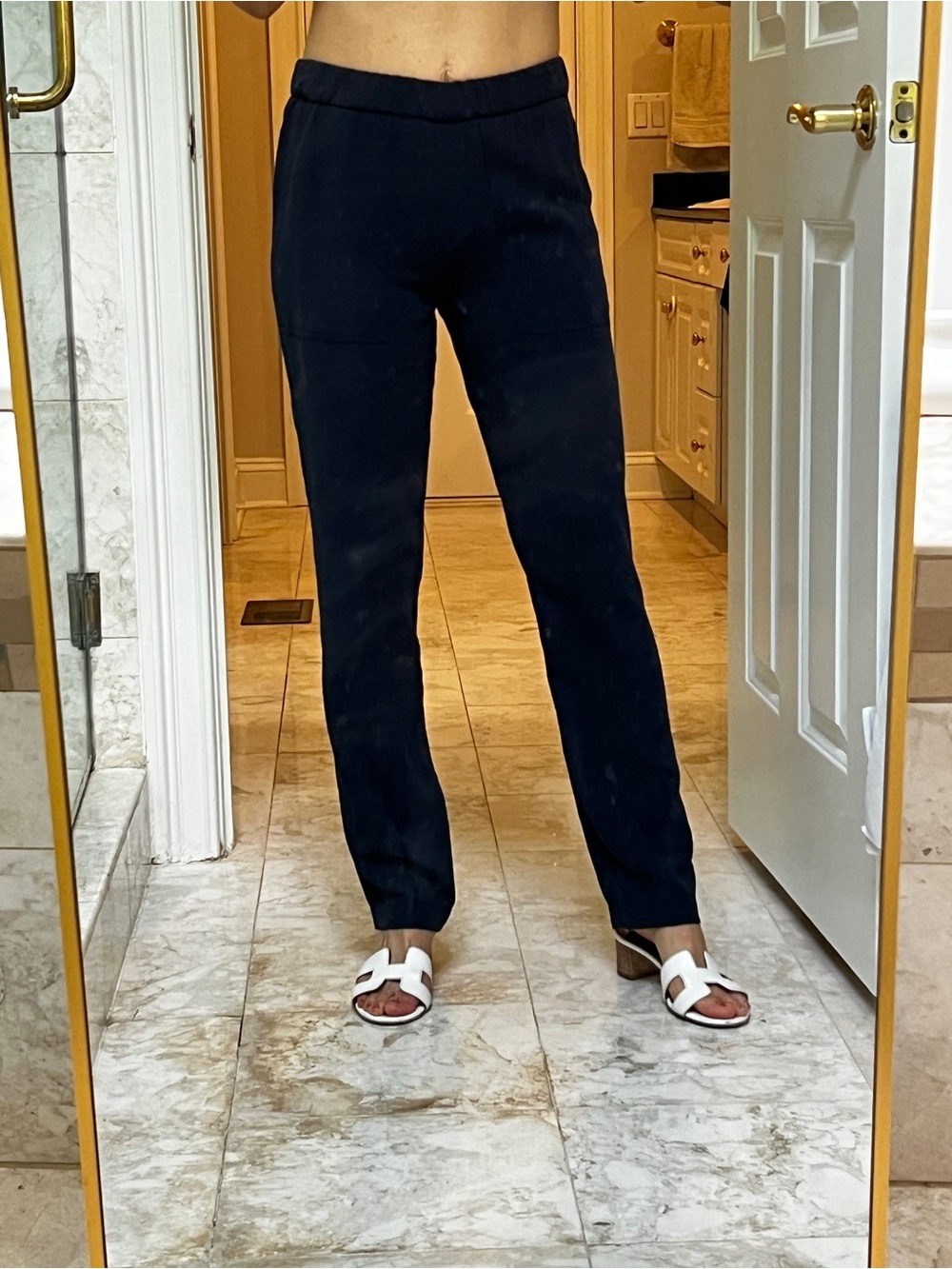 *like new* Classic Theory Straight-Leg Trousers in navy